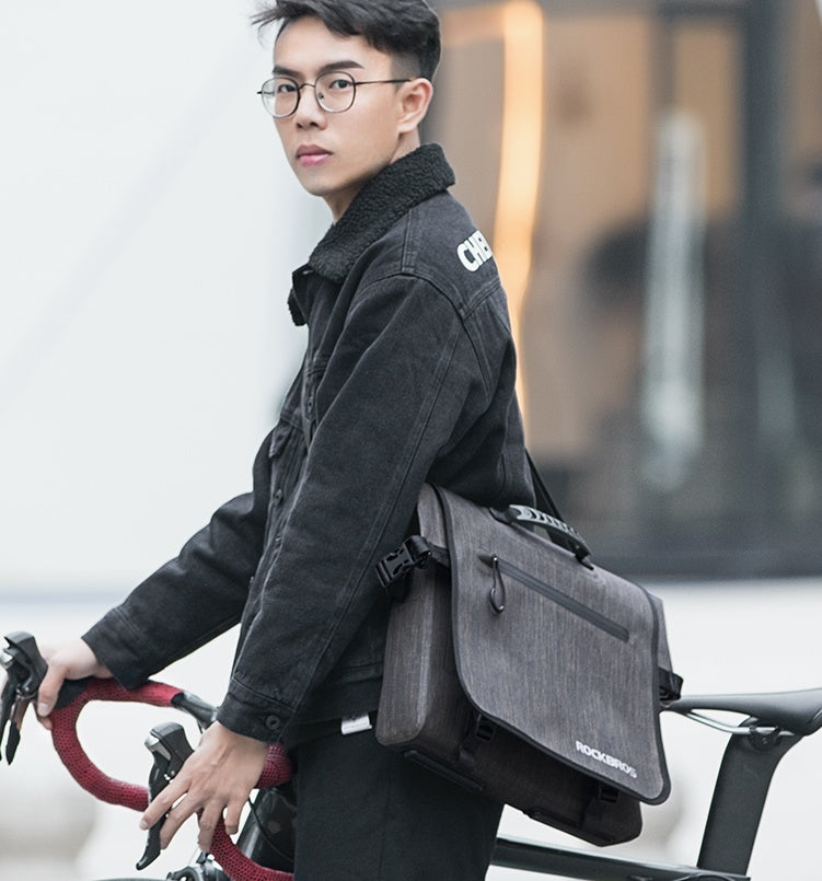Waterproof messenger shoulder bag men