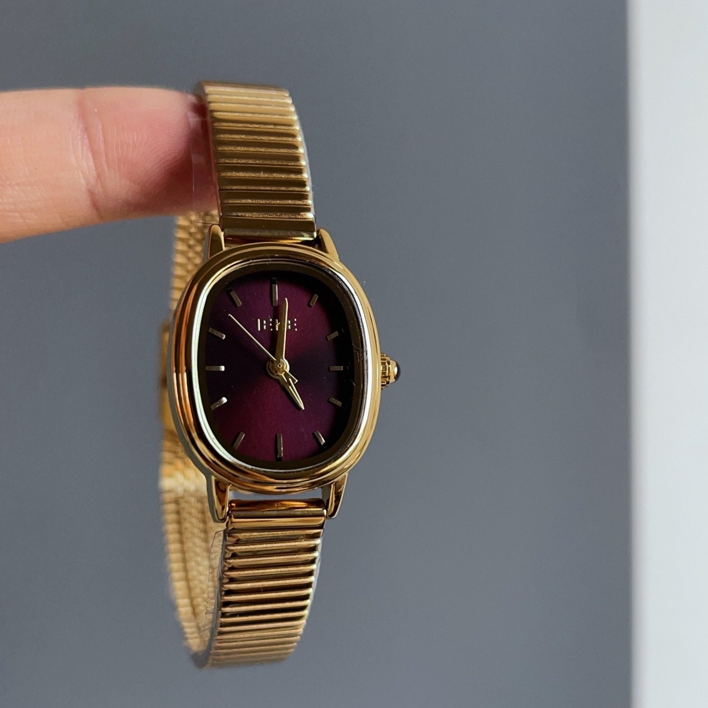 Retro Ankela Red Series Chain Watch Women